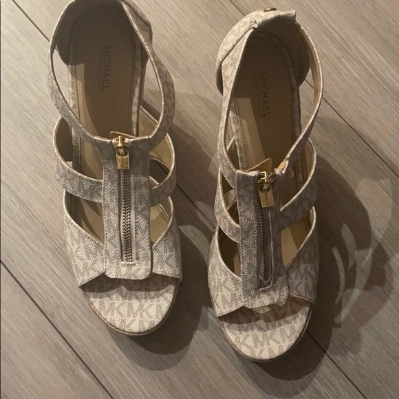 Authentic MK Wedges - Picture 3 of 4